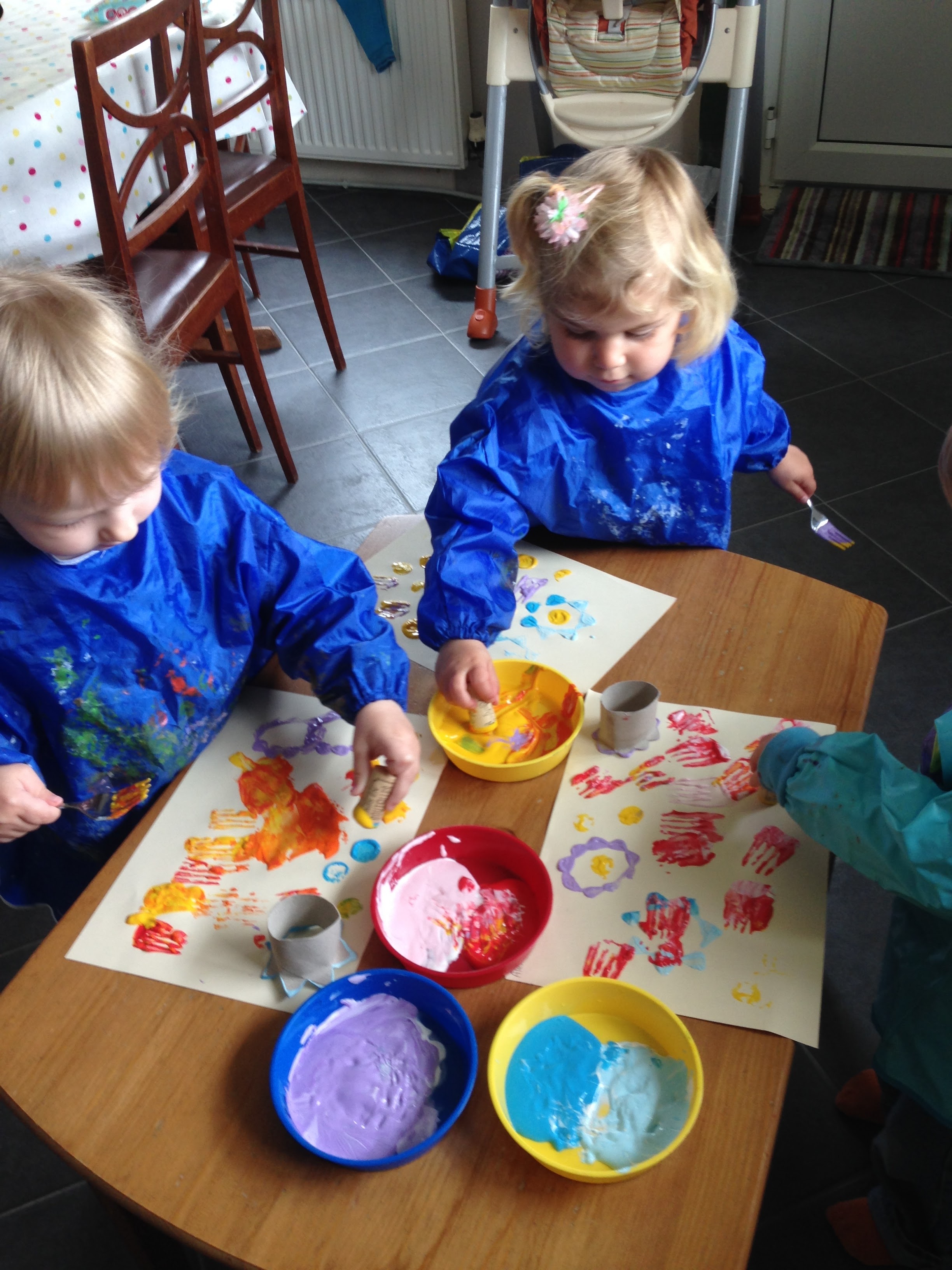 Children finger printing