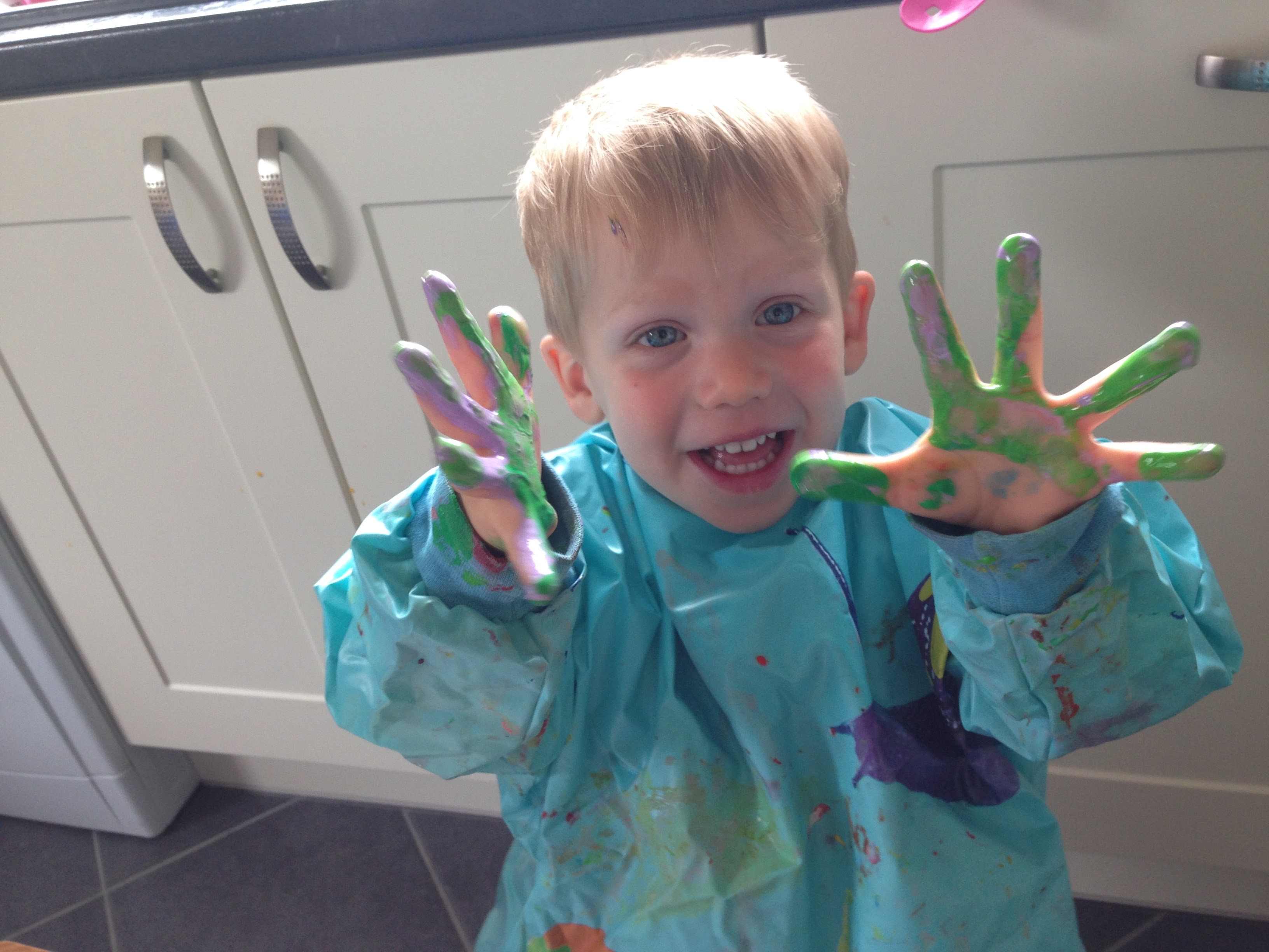 Children finger printing